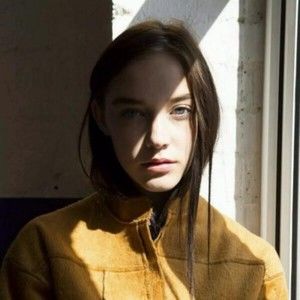 Meet your Posher, Hayley